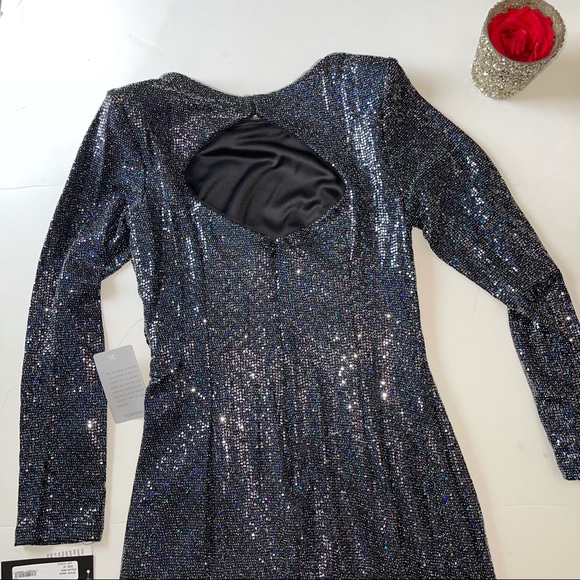 Xscape Kyhle Back Cutout Long Sleeve Gown - Picture 7 of 16